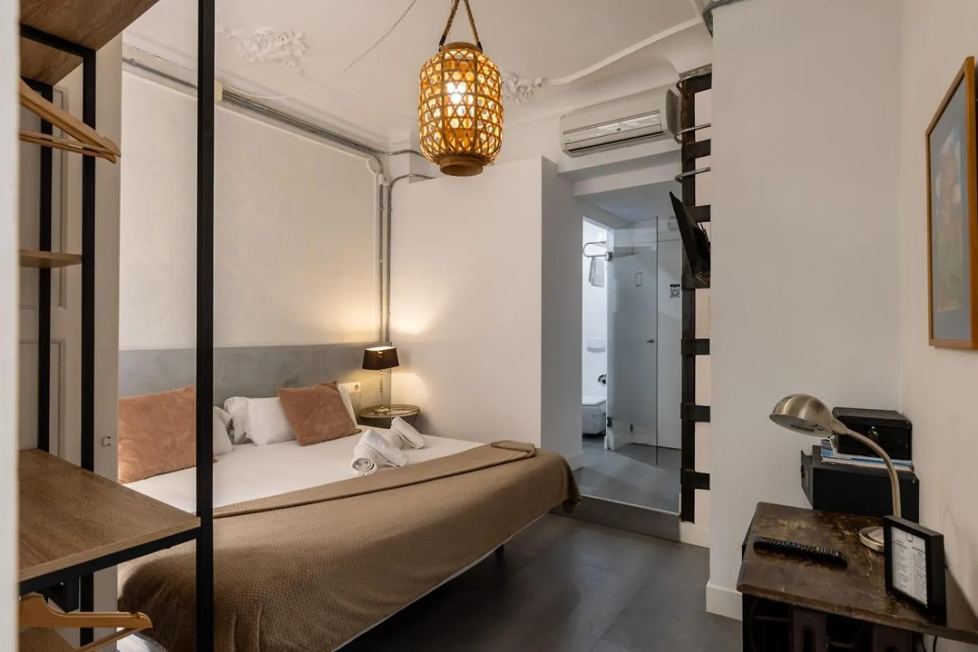 Antiguo Brondo Selfcheck-In Smart Rooms Palma de Mallorca Spain